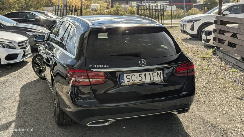 Mercedes-Benz Klasa C W205 C 300 11