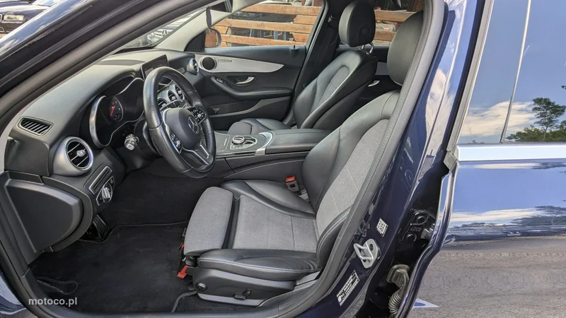 Mercedes-Benz Klasa C W205 C 300 14