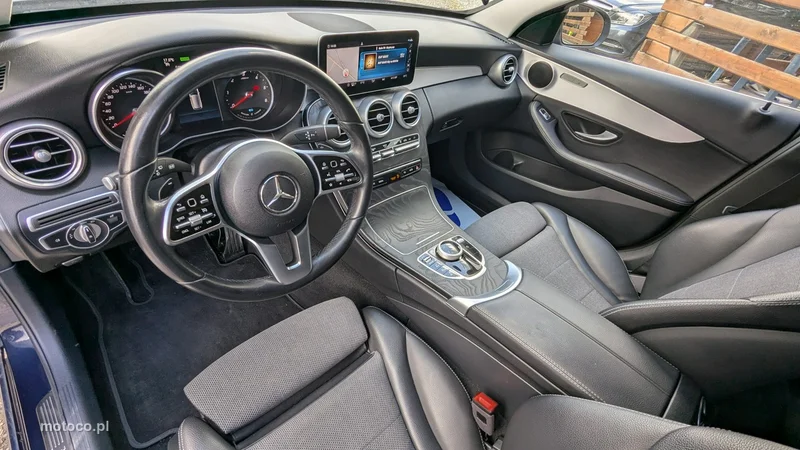 Mercedes-Benz Klasa C W205 C 300 15