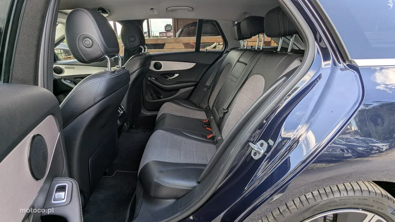 Mercedes-Benz Klasa C W205 C 300 16