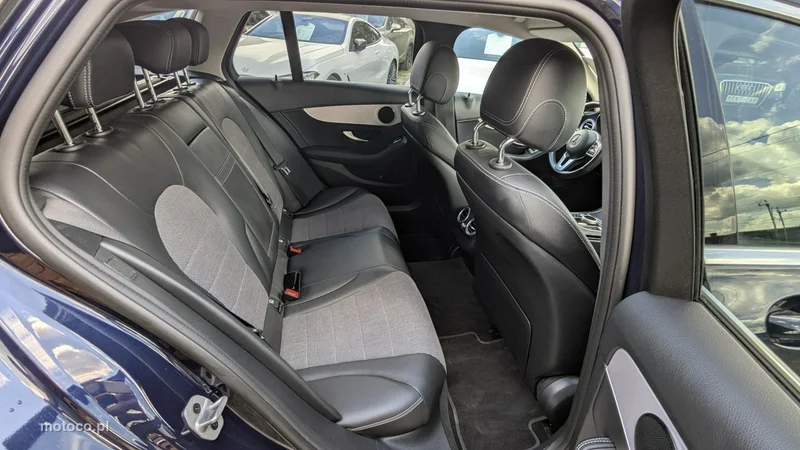 Mercedes-Benz Klasa C W205 C 300 17