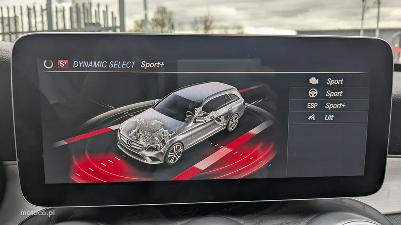 Mercedes-Benz Klasa C W205 C 300 25