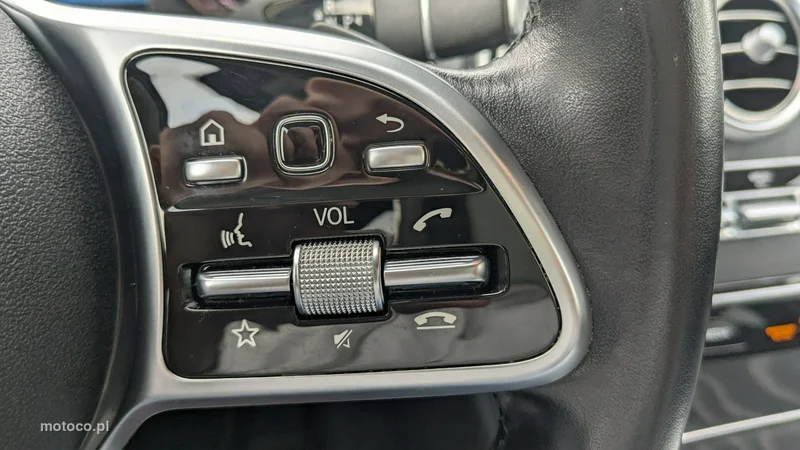 Mercedes-Benz Klasa C W205 C 300 27