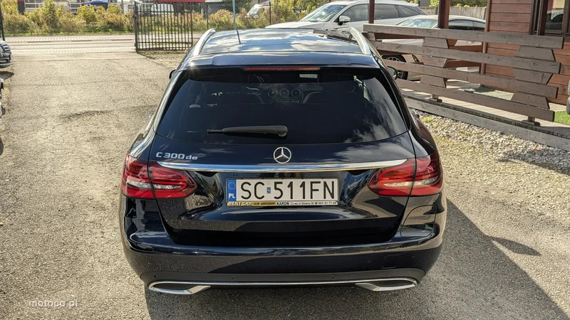 Mercedes-Benz Klasa C W205 C 300 35