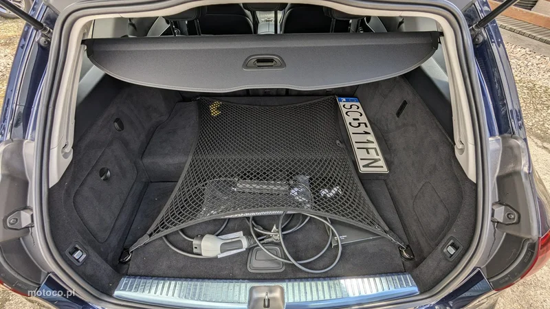 Mercedes-Benz Klasa C W205 C 300 37
