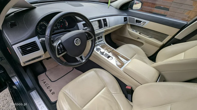 Jaguar XF 16