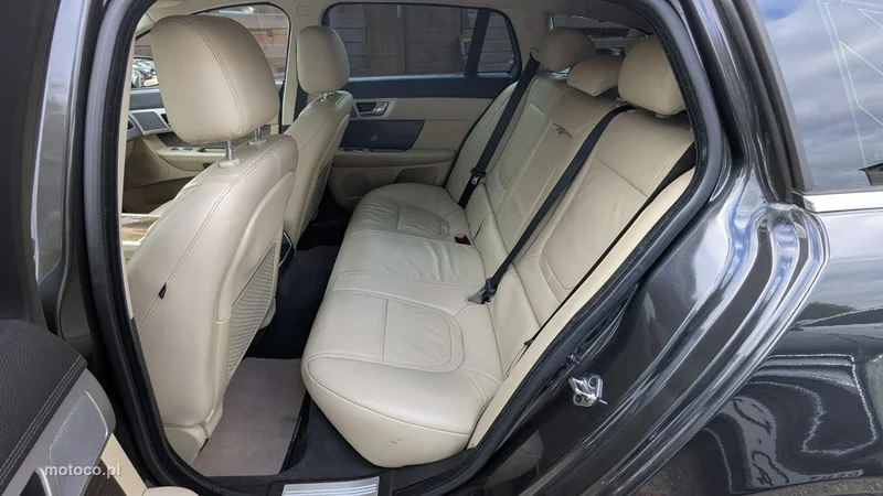 Jaguar XF 17
