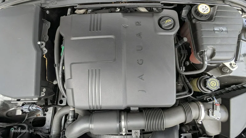 Jaguar XF 38
