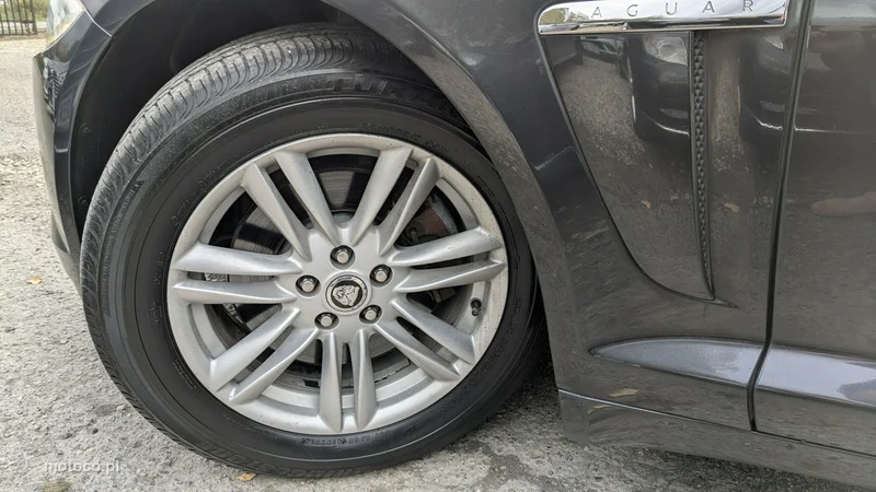 Jaguar XF 40