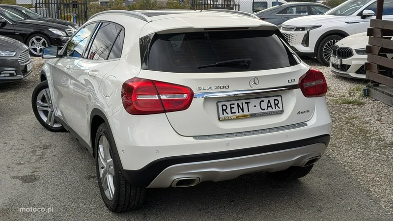 Mercedes-Benz GLA X156 200 11