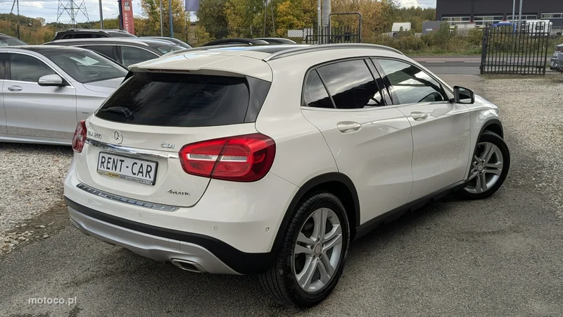 Mercedes-Benz GLA X156 200 13