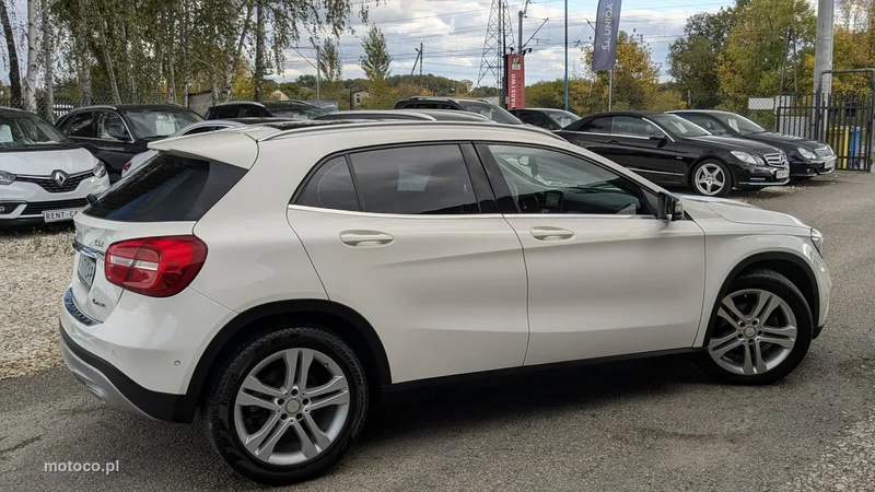 Mercedes-Benz GLA X156 200 14