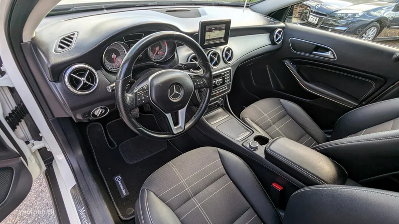 Mercedes-Benz GLA X156 200 16