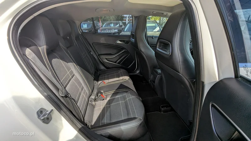 Mercedes-Benz GLA X156 200 18