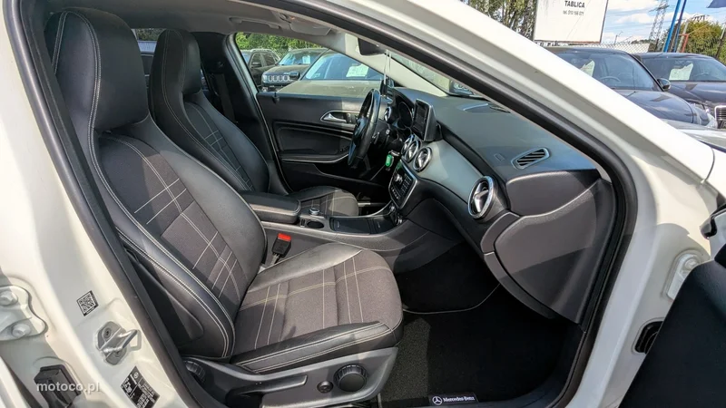 Mercedes-Benz GLA X156 200 19
