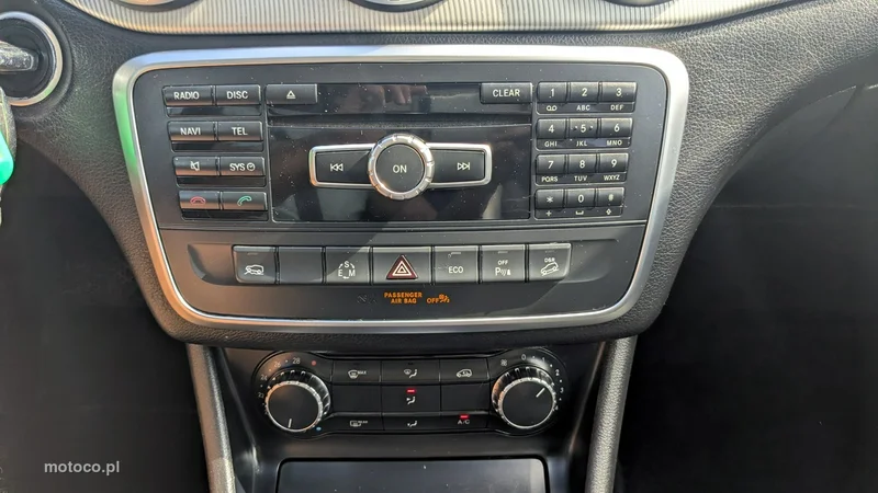 Mercedes-Benz GLA X156 200 28