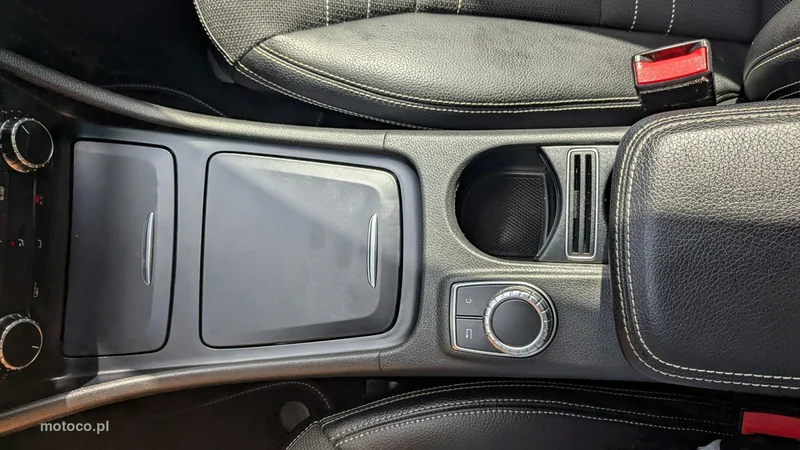 Mercedes-Benz GLA X156 200 35