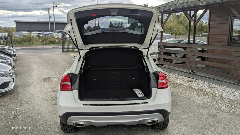 Mercedes-Benz GLA X156 200 37