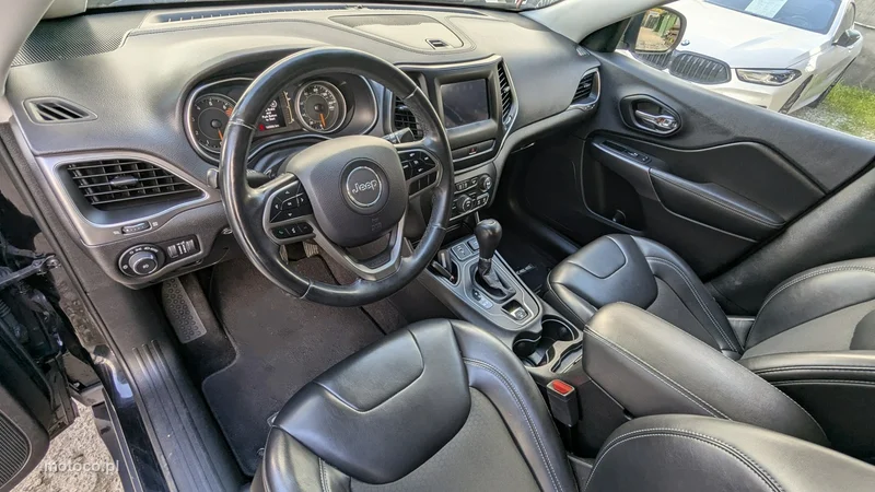 Jeep Cherokee 16