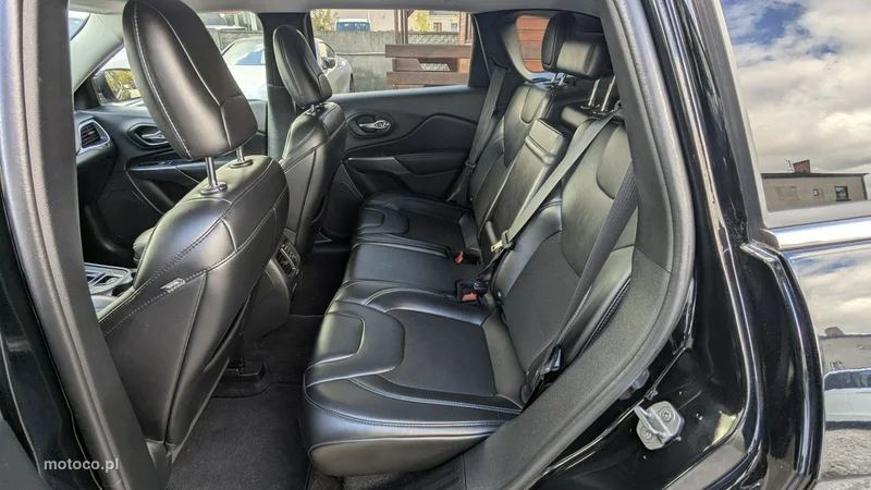 Jeep Cherokee 17