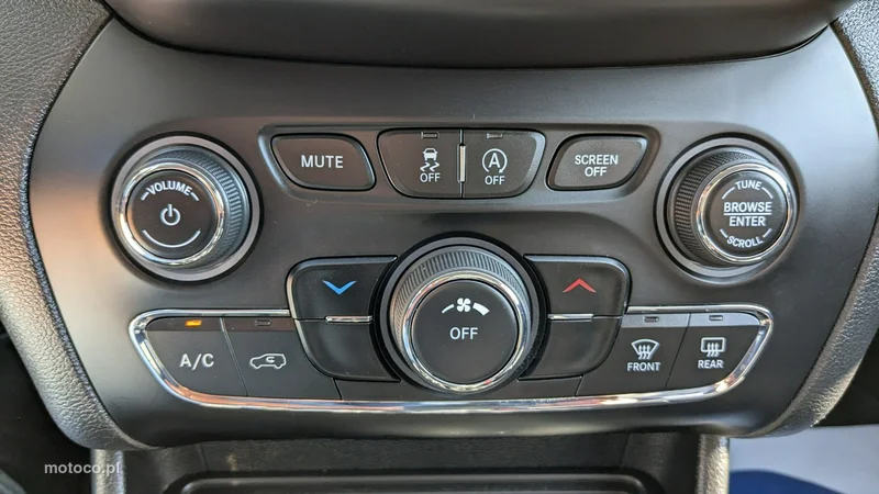Jeep Cherokee 28
