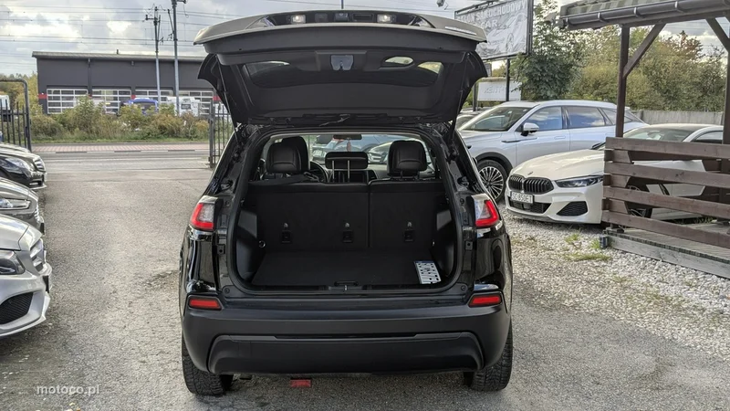 Jeep Cherokee 32