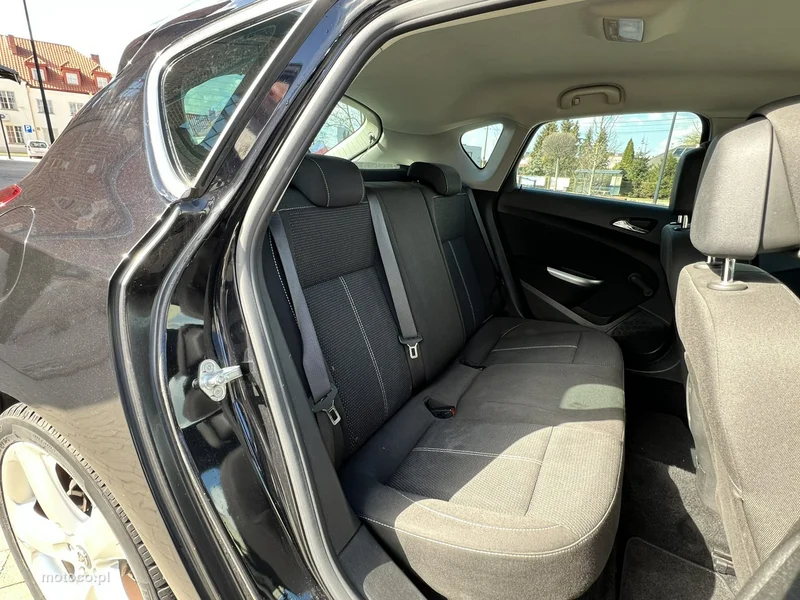 Opel Astra J 12