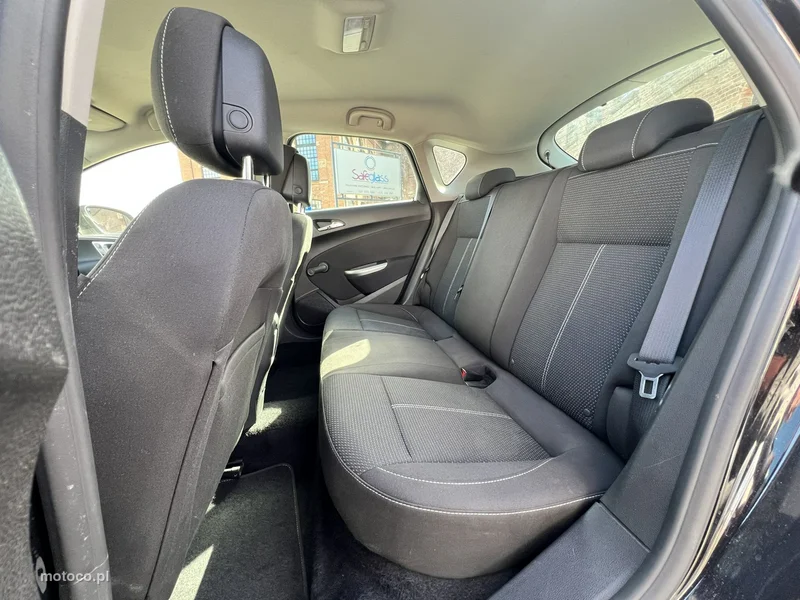 Opel Astra J 10