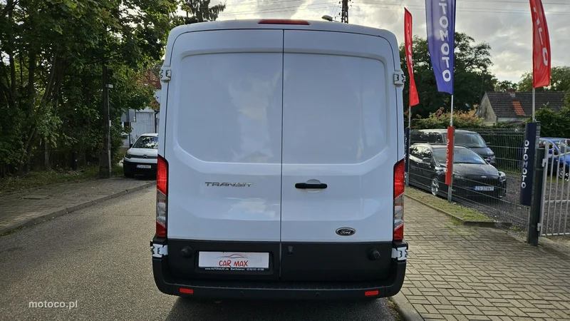 Ford Transit 8