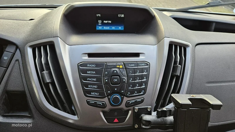 Ford Transit 19