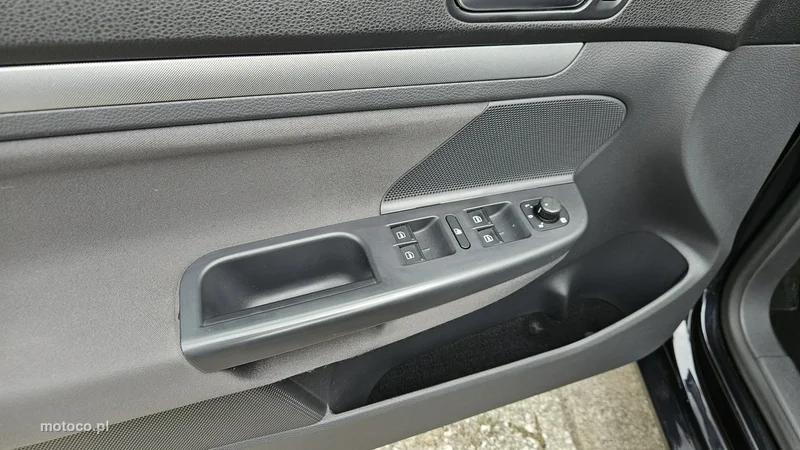 Volkswagen Golf V 23