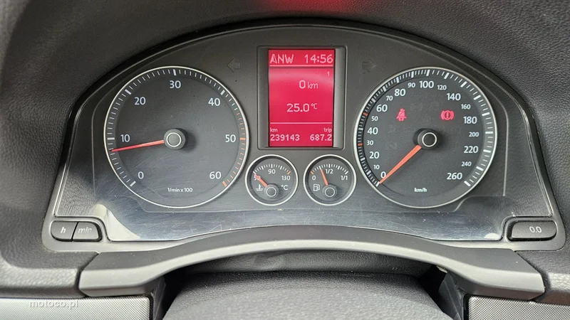 Volkswagen Golf V 24