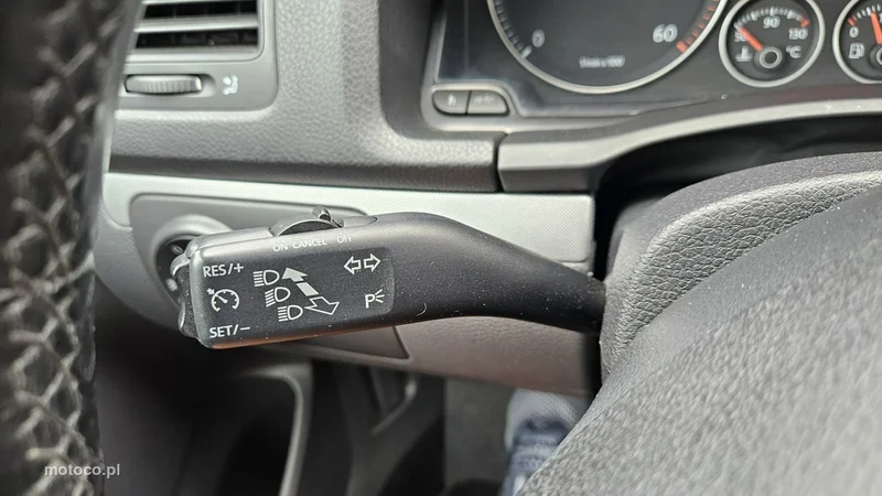 Volkswagen Golf V 25