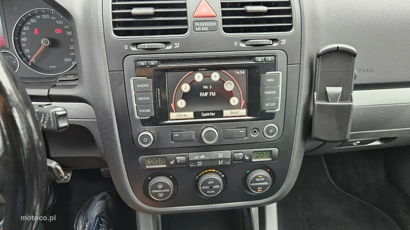 Volkswagen Golf V 26