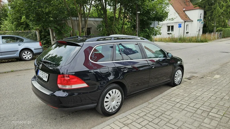 Volkswagen Golf V 9