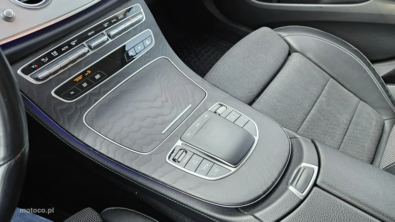Mercedes-Benz Klasa E W213 E 200 32