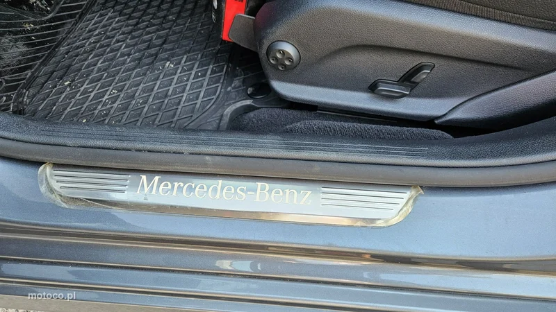 Mercedes-Benz Klasa E W213 E 200 37