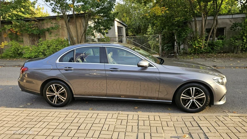 Mercedes-Benz Klasa E W213 E 200 6