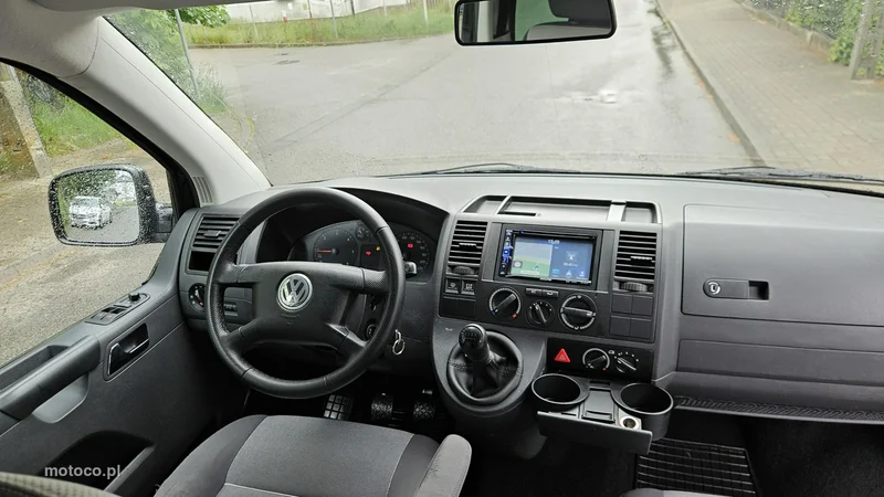 Volkswagen Transporter 22