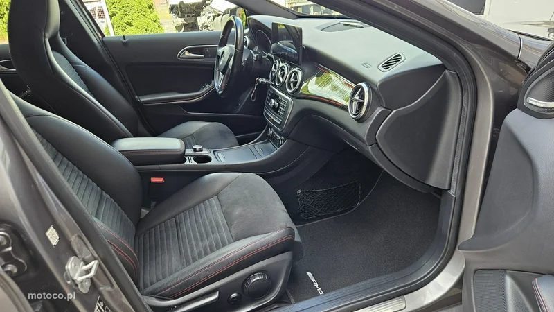 Mercedes-Benz GLA X156 GLA 250 16