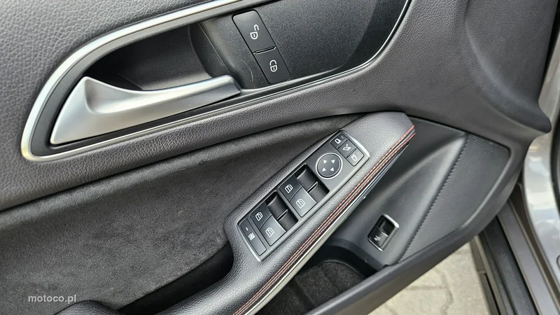 Mercedes-Benz GLA X156 GLA 250 23