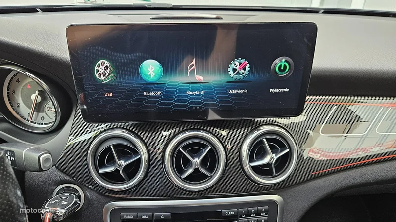 Mercedes-Benz GLA X156 GLA 250 32