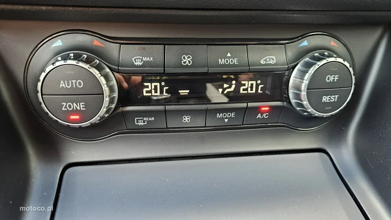 Mercedes-Benz GLA X156 GLA 250 37