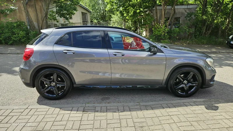 Mercedes-Benz GLA X156 GLA 250 7