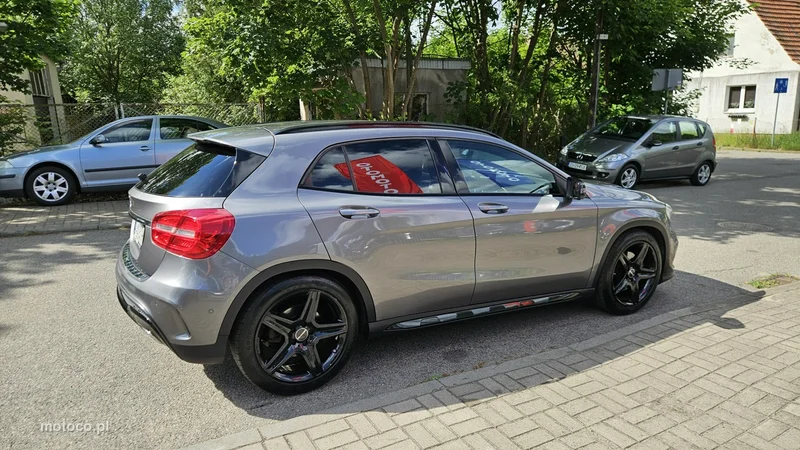 Mercedes-Benz GLA X156 GLA 250 8