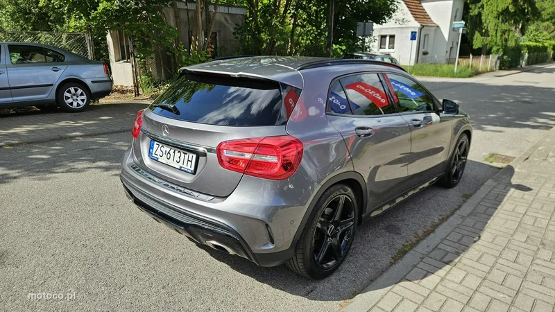 Mercedes-Benz GLA X156 GLA 250 9