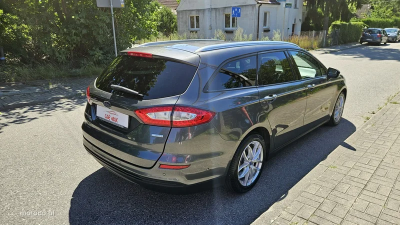 Ford Mondeo V 8