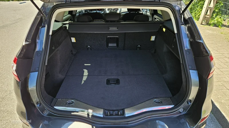 Ford Mondeo V 9