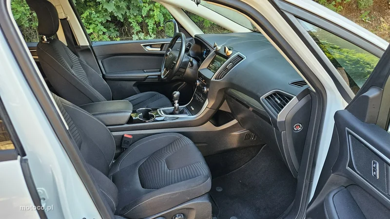 Ford S-Max II 16