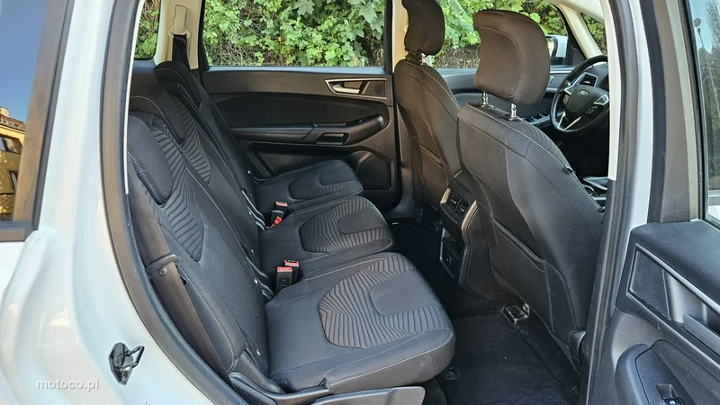 Ford S-Max II 17